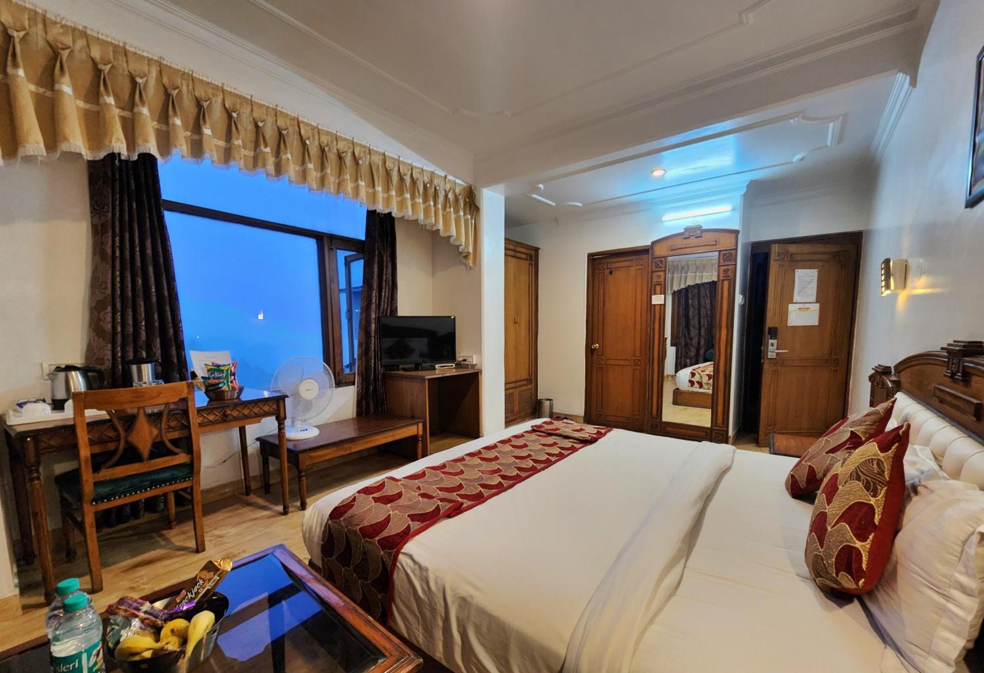 Hotel Surya Shimla Esterno foto