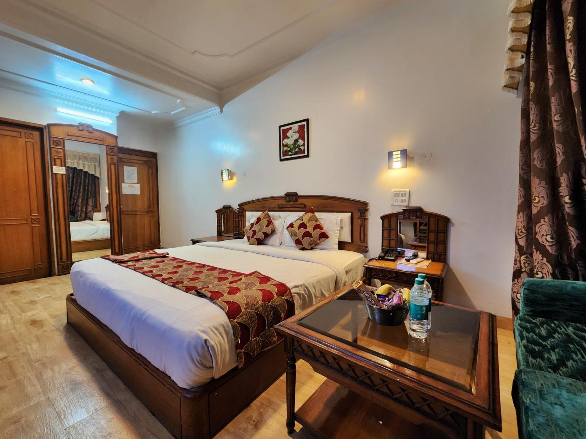 Hotel Surya Shimla Esterno foto