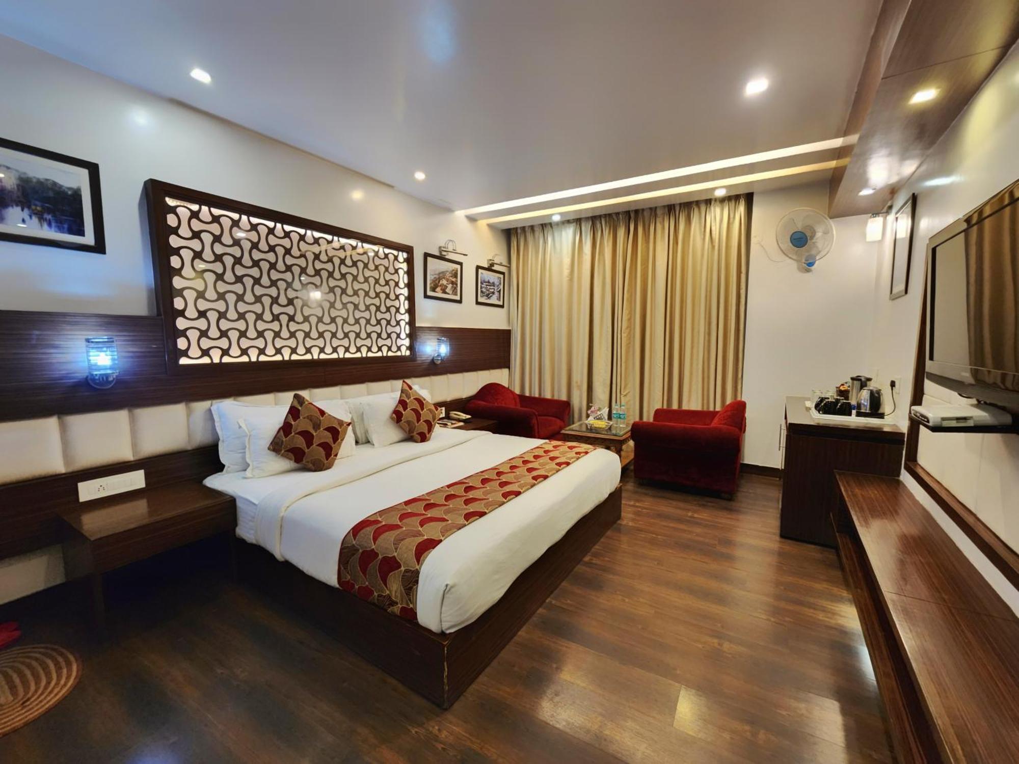 Hotel Surya Shimla Esterno foto