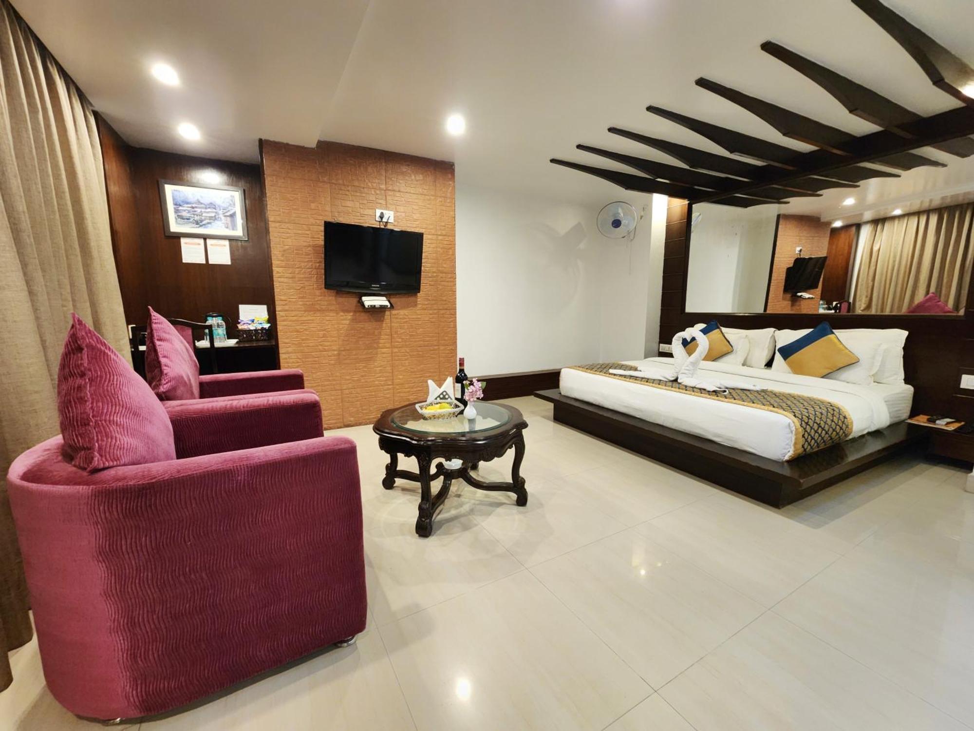 Hotel Surya Shimla Esterno foto