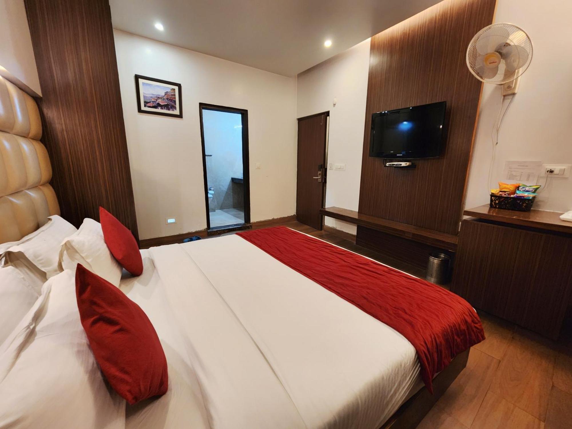 Hotel Surya Shimla Esterno foto