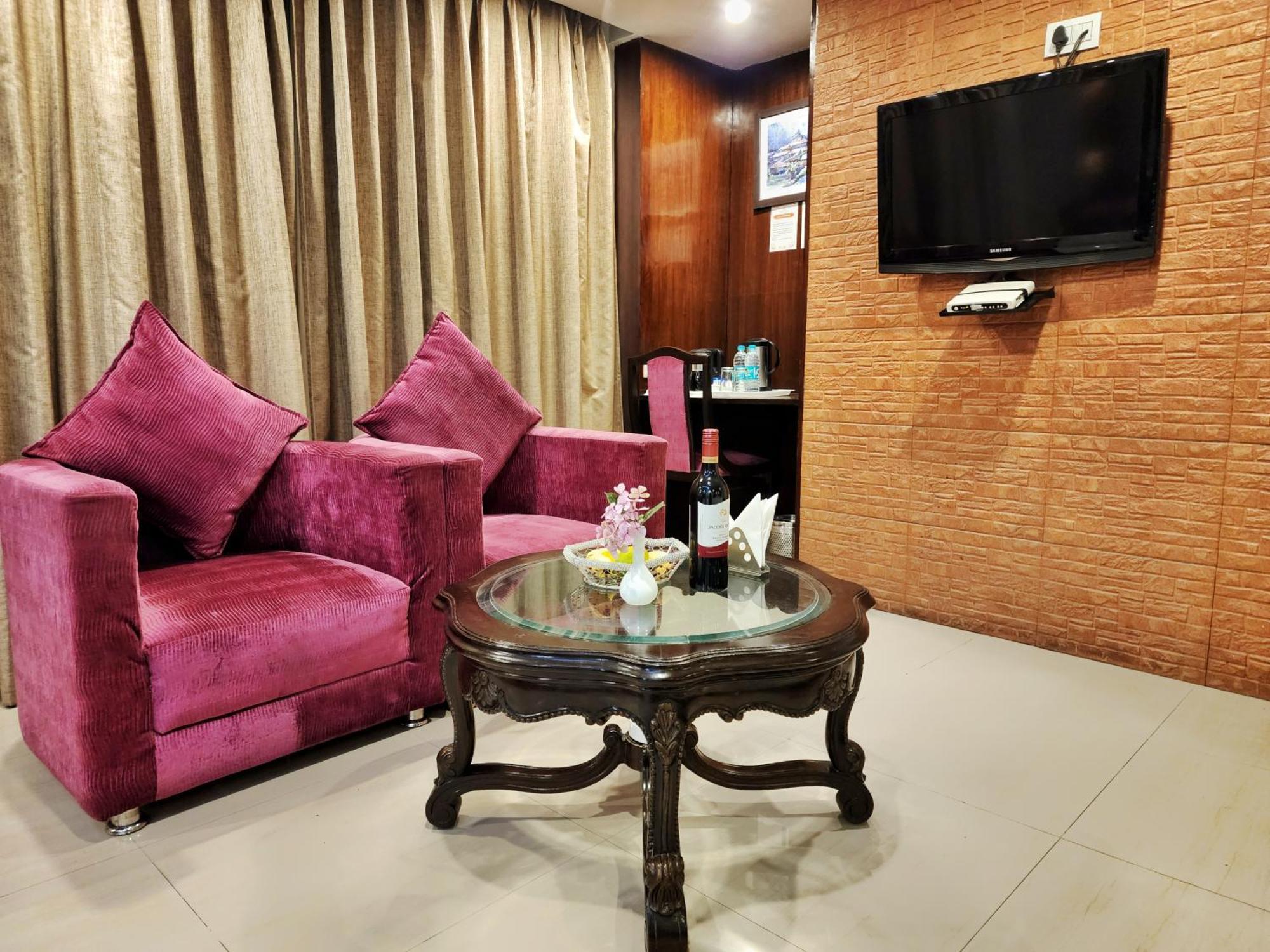 Hotel Surya Shimla Esterno foto