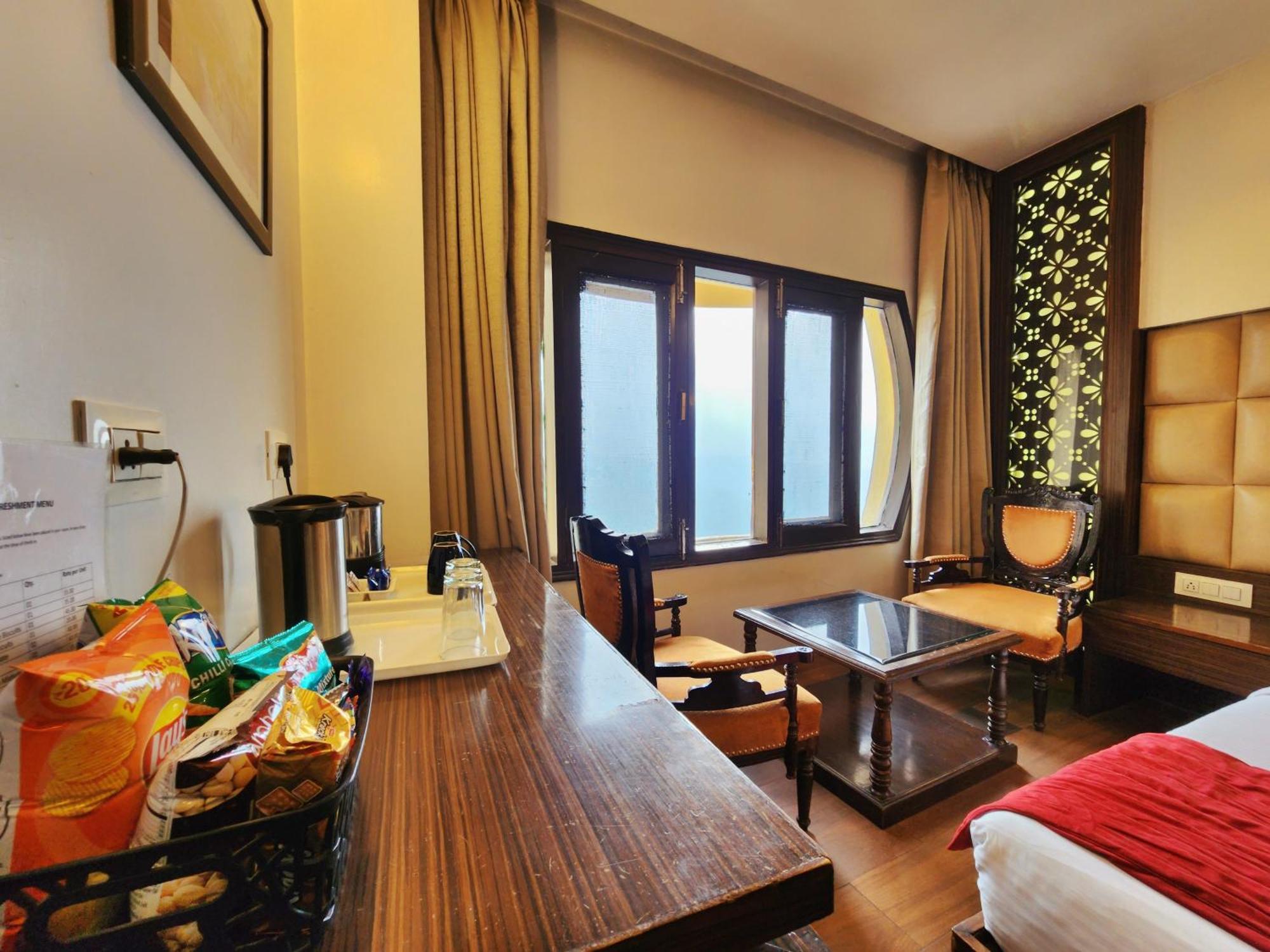 Hotel Surya Shimla Esterno foto