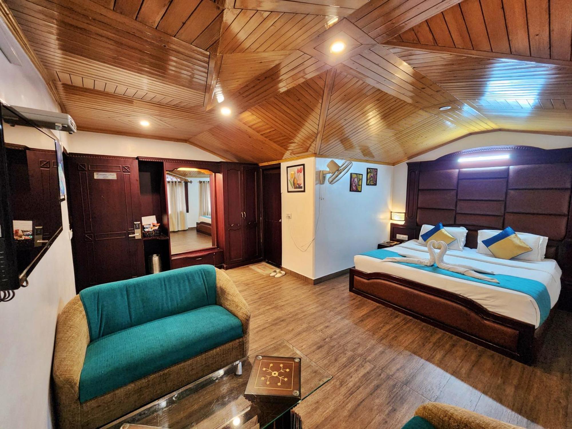 Hotel Surya Shimla Esterno foto