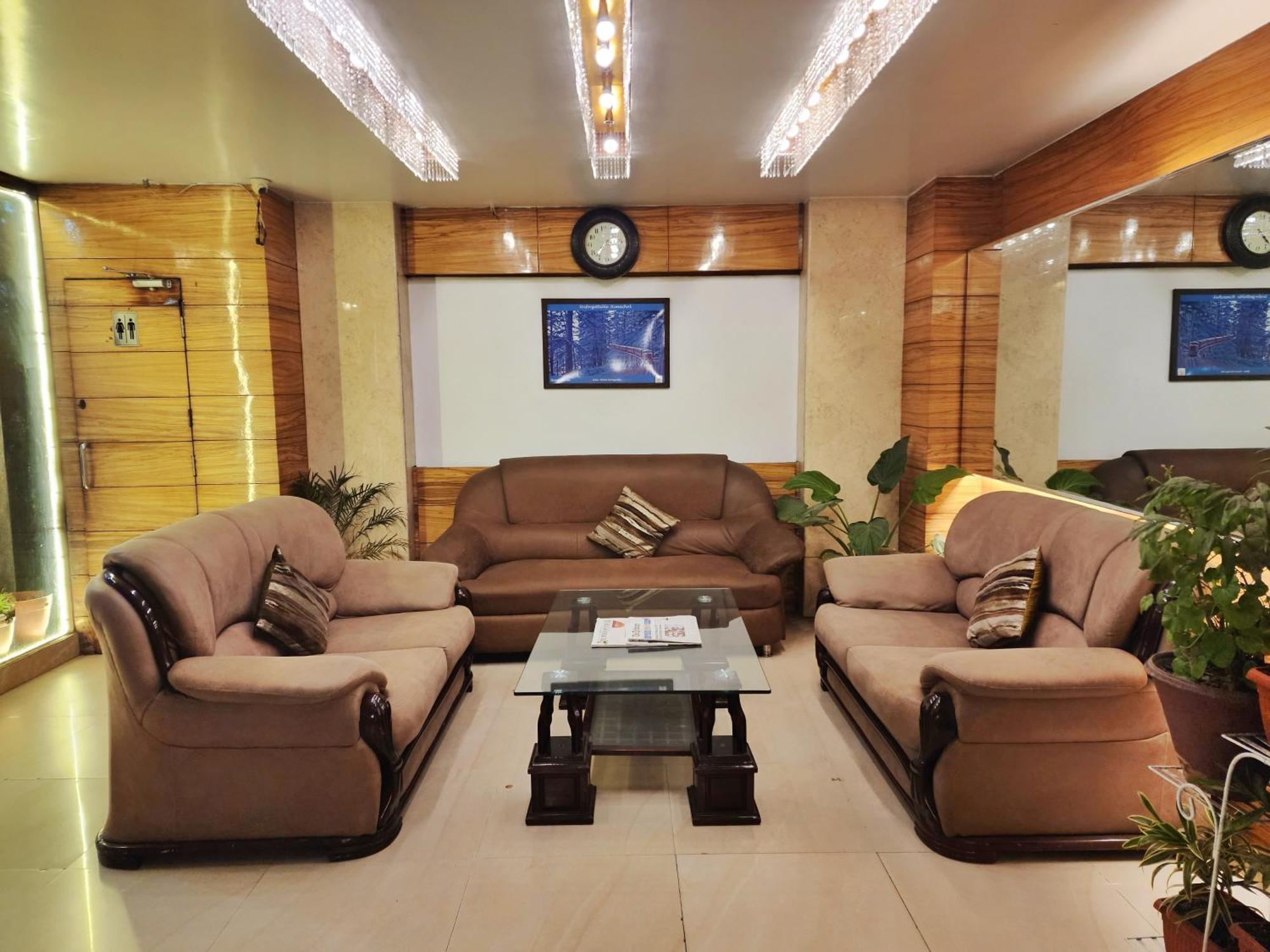 Hotel Surya Shimla Esterno foto